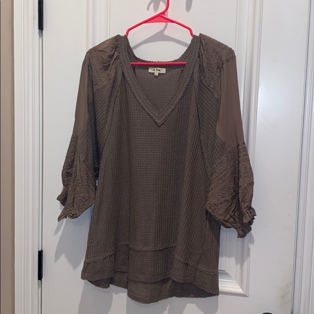 Cute 1/4th sleeve top